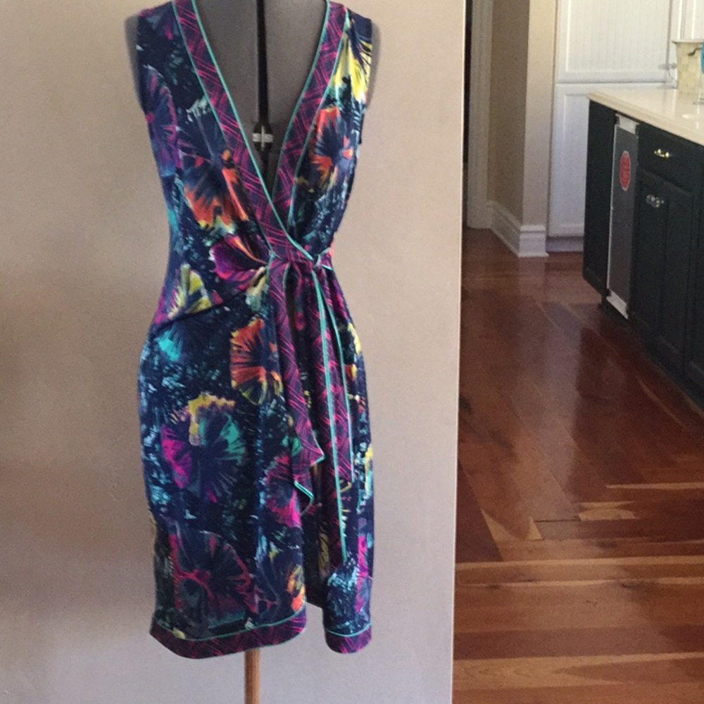 💖BCBGMAXAZRIA  XS wrap dress new never worn